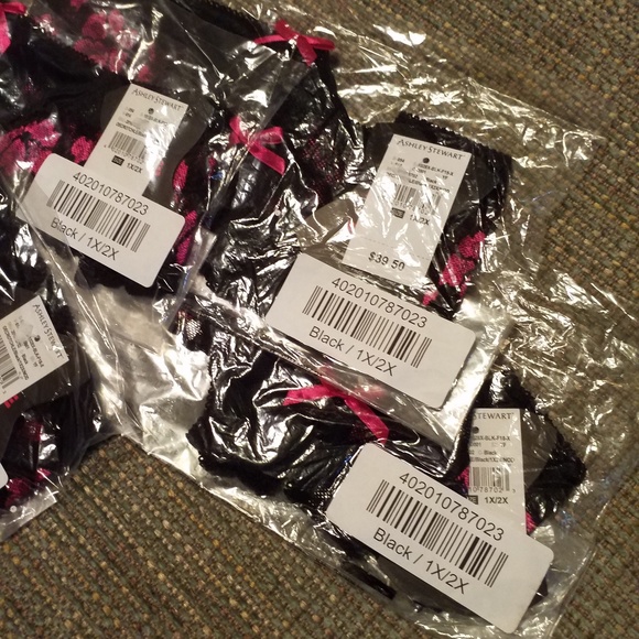 🆕️Crotchless Floral Thong- sz 1X🆕 - Picture 3 of 6